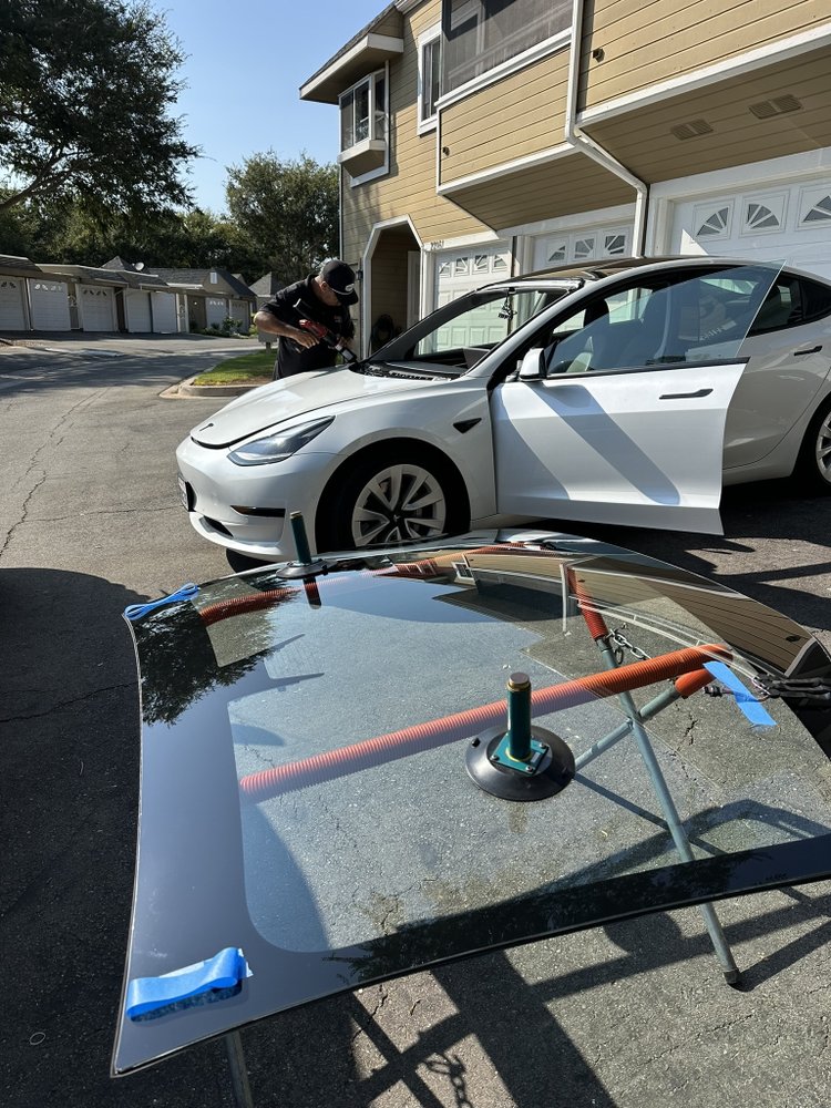 Auto glass work by Rojas Auto Glass